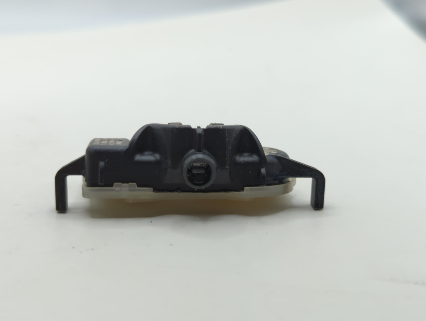 2017 Chrysler 200 Tire Pressure Monitoring System Sensor Tpms - Oemusedautoparts1.com