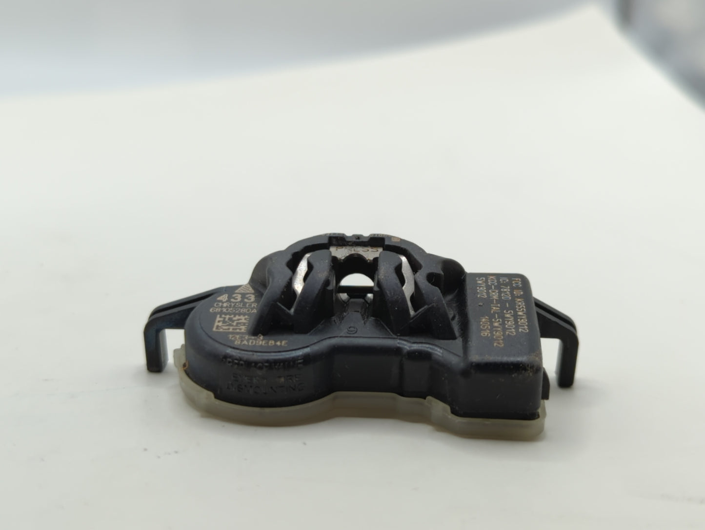 2017 Chrysler 200 Tire Pressure Monitoring System Sensor Tpms - Oemusedautoparts1.com