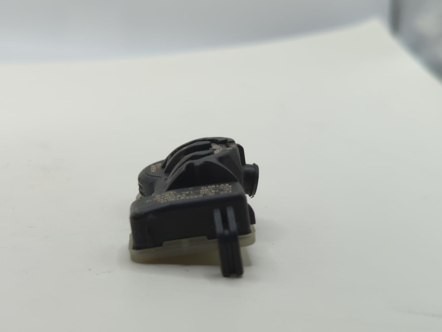 2017 Chrysler 200 Tire Pressure Monitoring System Sensor Tpms - Oemusedautoparts1.com
