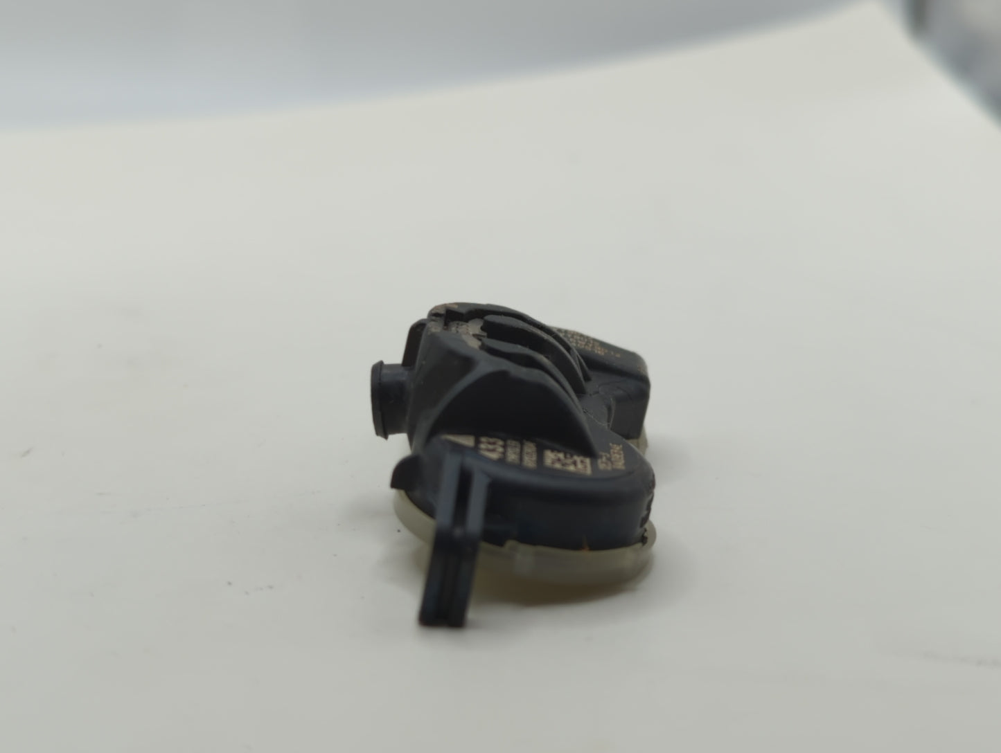 2017 Chrysler 200 Tire Pressure Monitoring System Sensor Tpms - Oemusedautoparts1.com