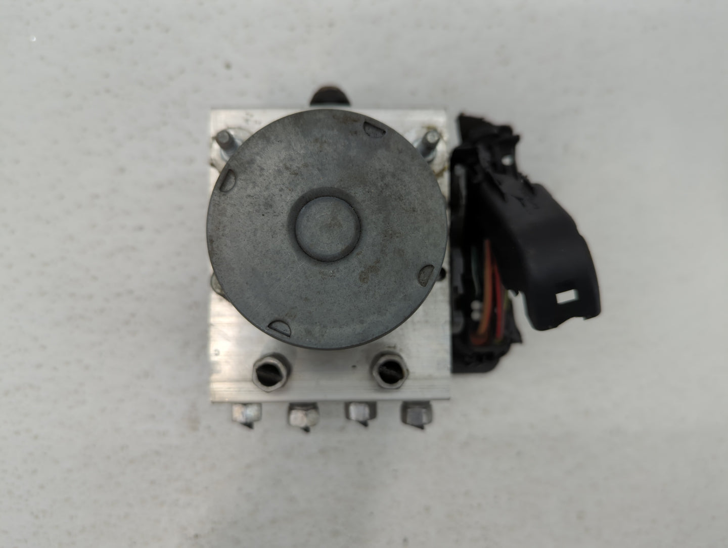 2016 Chrysler 200 ABS Pump Control Module Replacement P/N:68293539AB Fits OEM Used Auto Parts - Oemusedautoparts1.com