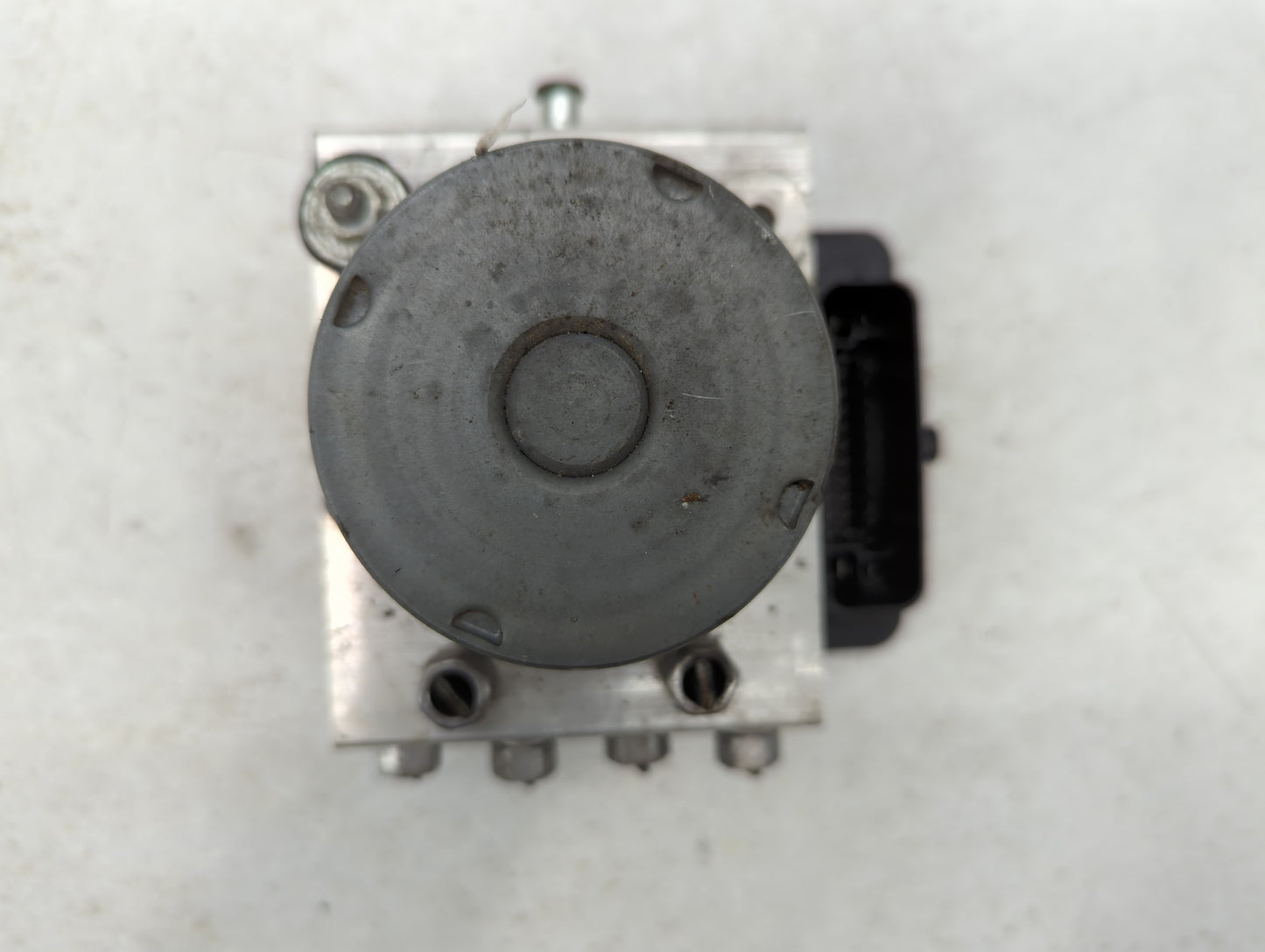 2016 Chrysler 200 ABS Pump Control Module Replacement P/N:P68293539AB Fits OEM Used Auto Parts - Oemusedautoparts1.com