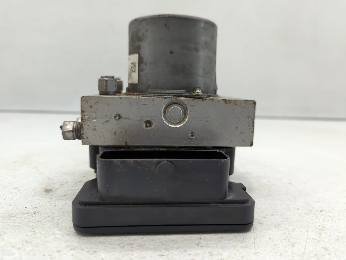 2016 Chrysler 200 ABS Pump Control Module Replacement P/N:P68293539AB Fits OEM Used Auto Parts - Oemusedautoparts1.com