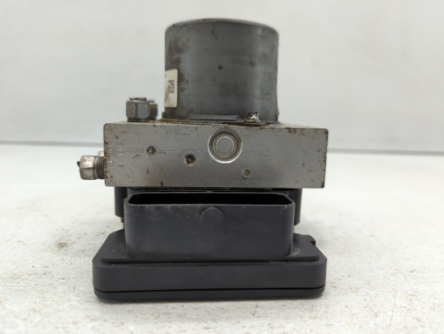 2016 Chrysler 200 ABS Pump Control Module Replacement P/N:P68293539AB Fits OEM Used Auto Parts - Oemusedautoparts1.com