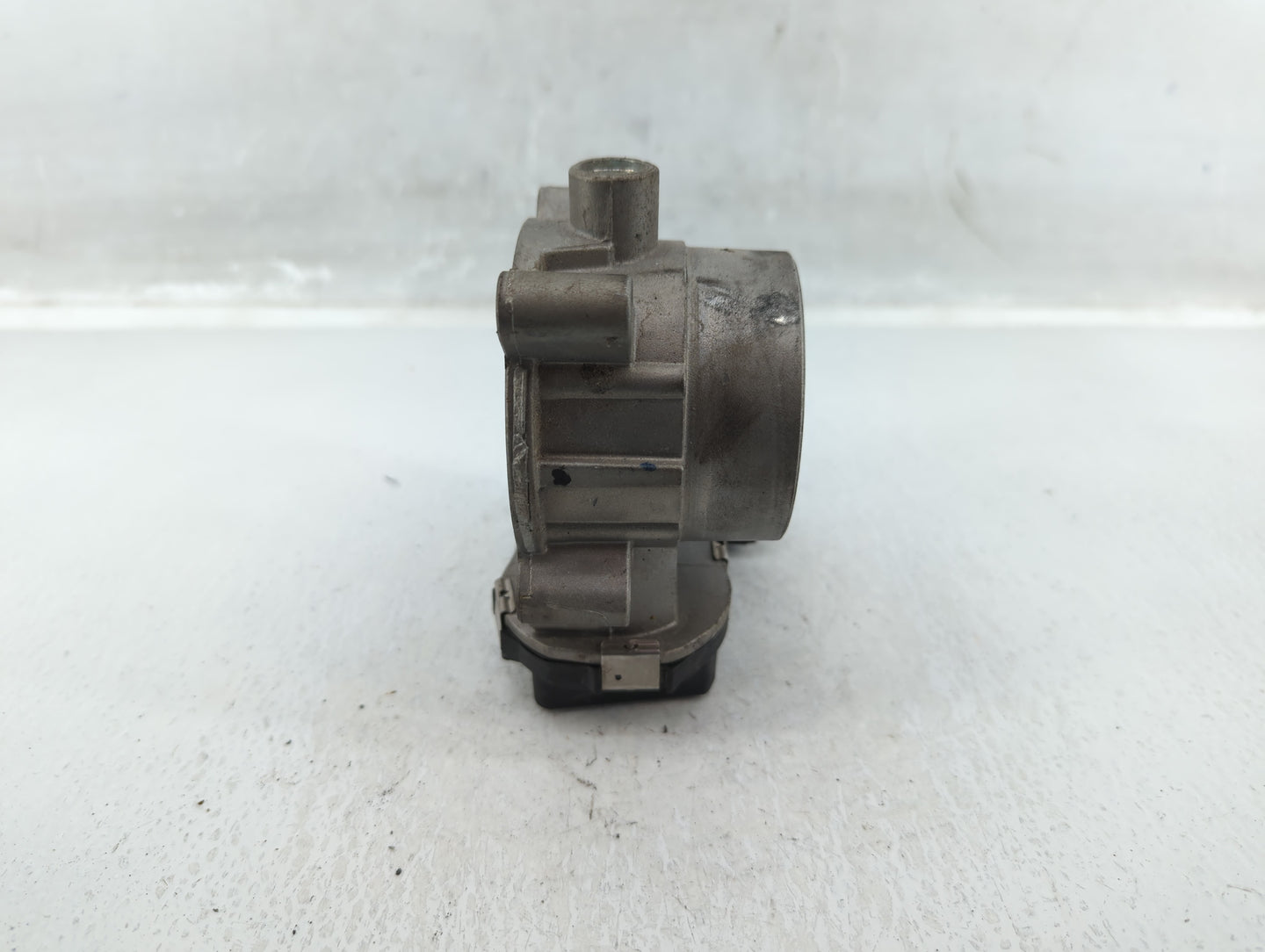 2015-2017 Chrysler 200 Throttle Body P/N:04891970AB Fits Fits 2014 2015 2016 2017 2018 2019 2020 2021 2022 OEM Used Auto Par