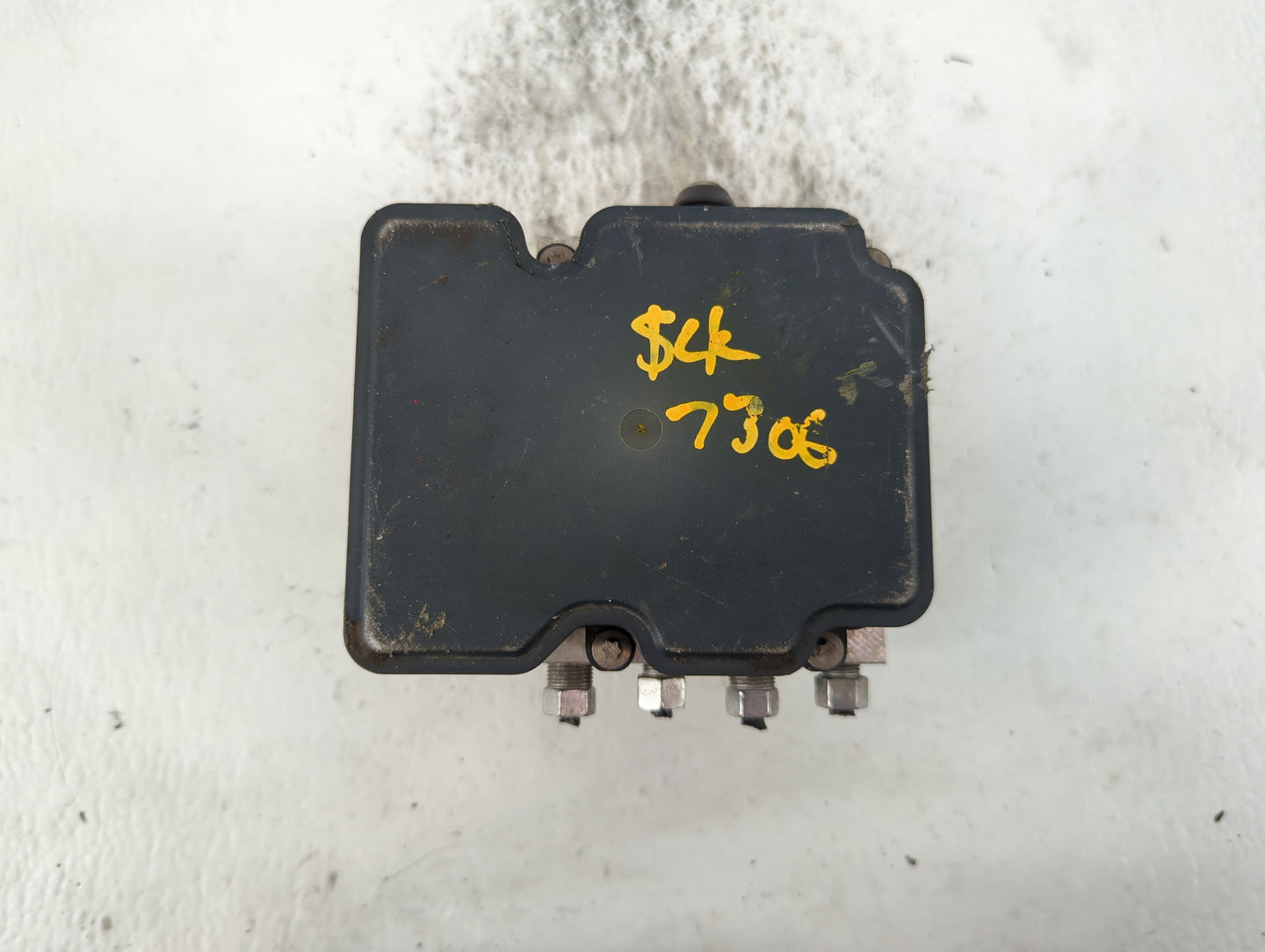 2016 Chrysler 200 ABS Pump Control Module Replacement P/N:P68293539AB Fits OEM Used Auto Parts - Oemusedautoparts1.com