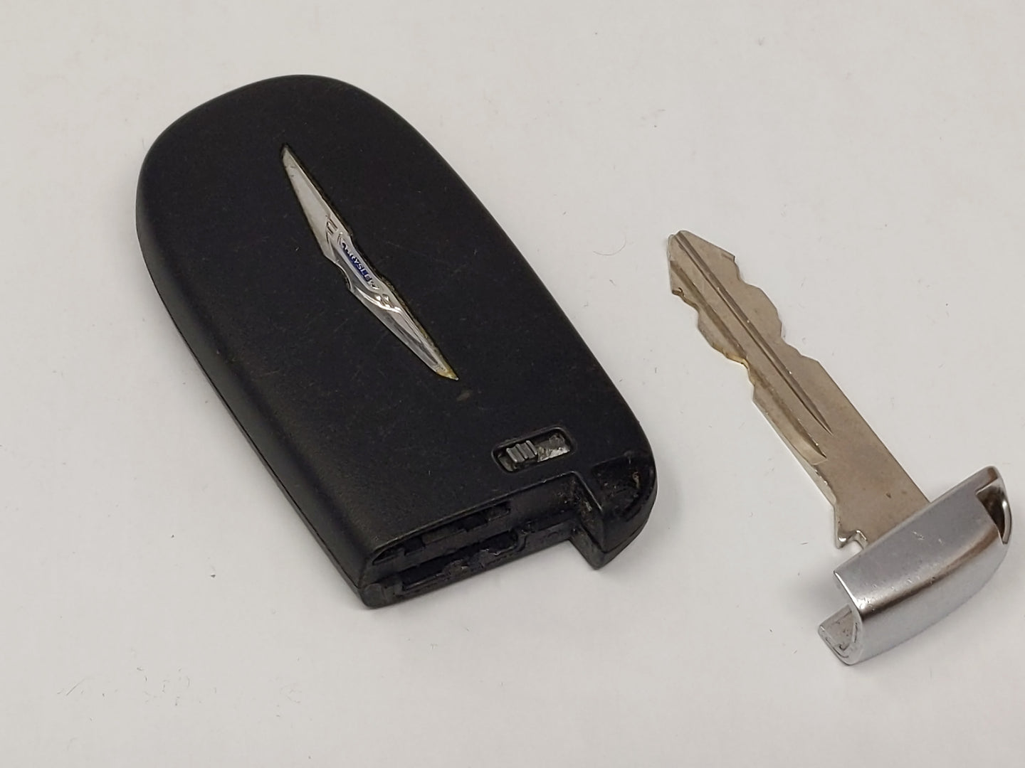 Chrysler 200 Keyless Entry Remote Fob M3n-40821302   68155687ab 5 Buttons - Oemusedautoparts1.com