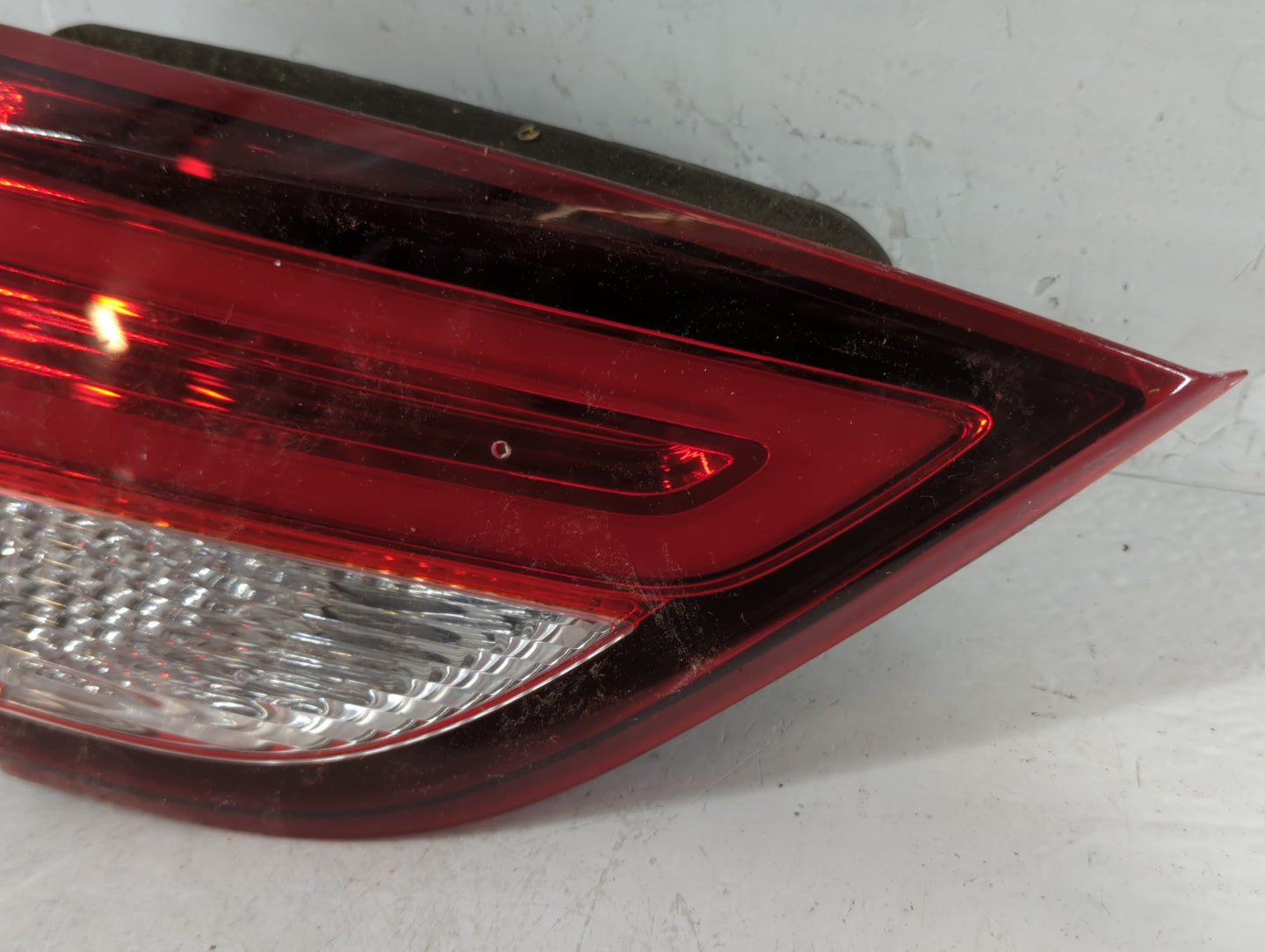 2017 Chrysler 200 Tail Light Assembly Passenger Right OEM P/N:BDM92403000 Fits OEM Used Auto Parts - Oemusedautoparts1.com