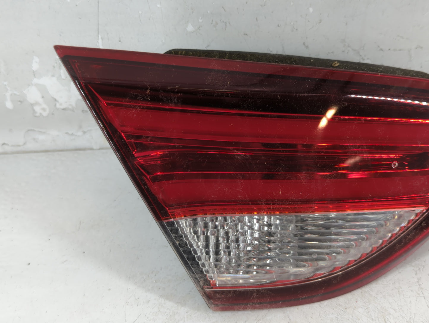 2017 Chrysler 200 Tail Light Assembly Passenger Right OEM P/N:BDM92403000 Fits OEM Used Auto Parts - Oemusedautoparts1.com