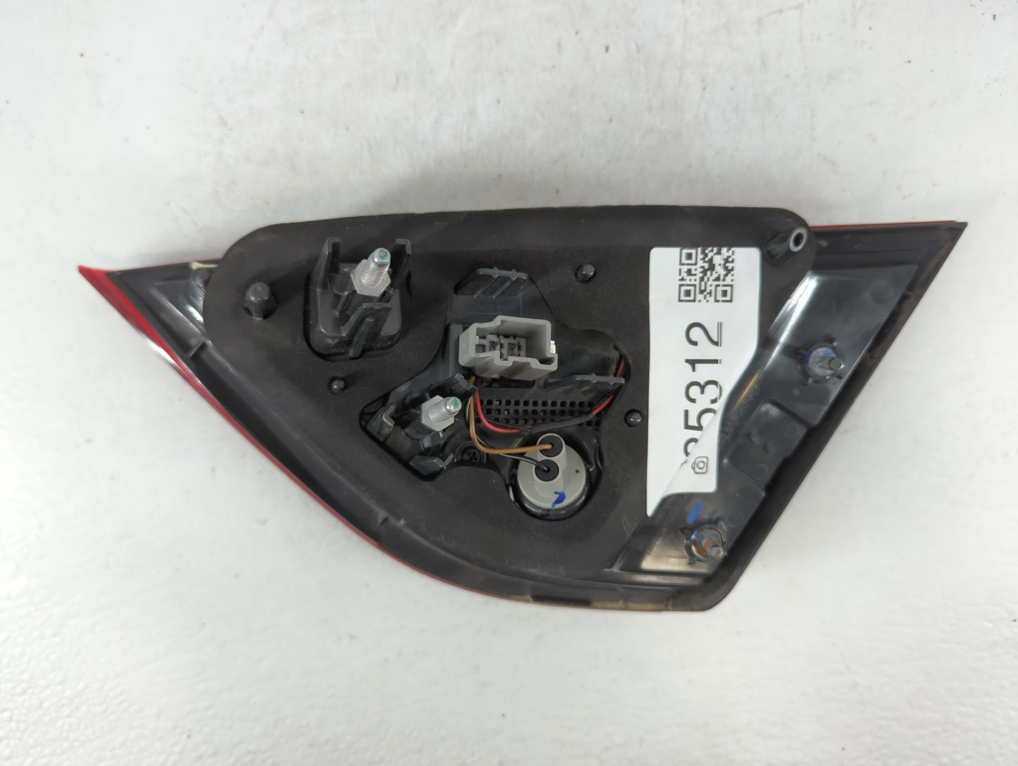 2017 Chrysler 200 Tail Light Assembly Passenger Right OEM P/N:BDM92403000 Fits OEM Used Auto Parts - Oemusedautoparts1.com