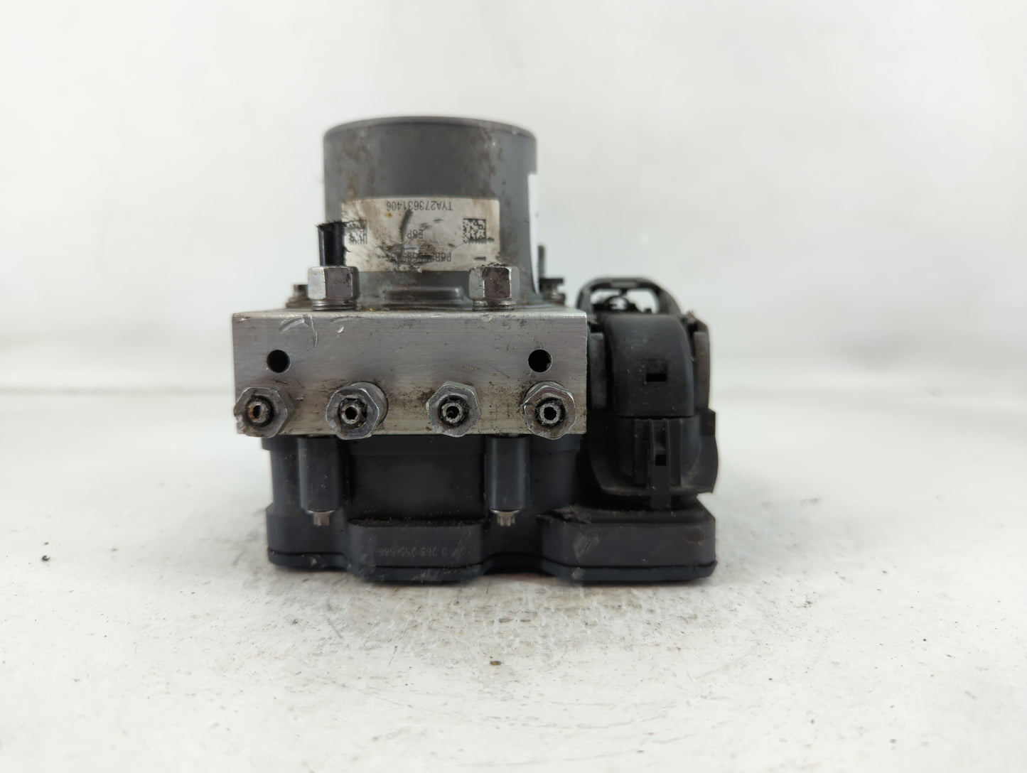 2017 Chrysler 200 ABS Pump Control Module Replacement P/N:P68253539AB Fits OEM Used Auto Parts - Oemusedautoparts1.com