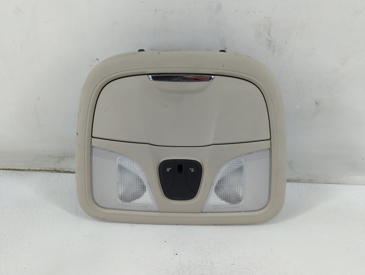 2015-2017 Chrysler 200 Overhead Roof Console 889113 - Oemusedautoparts1.com