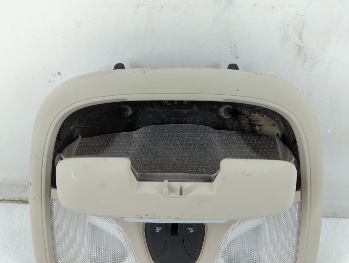 2015-2017 Chrysler 200 Overhead Roof Console 889113 - Oemusedautoparts1.com