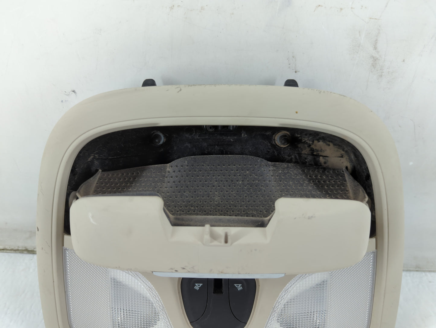 2015-2017 Chrysler 200 Overhead Roof Console 889113 - Oemusedautoparts1.com