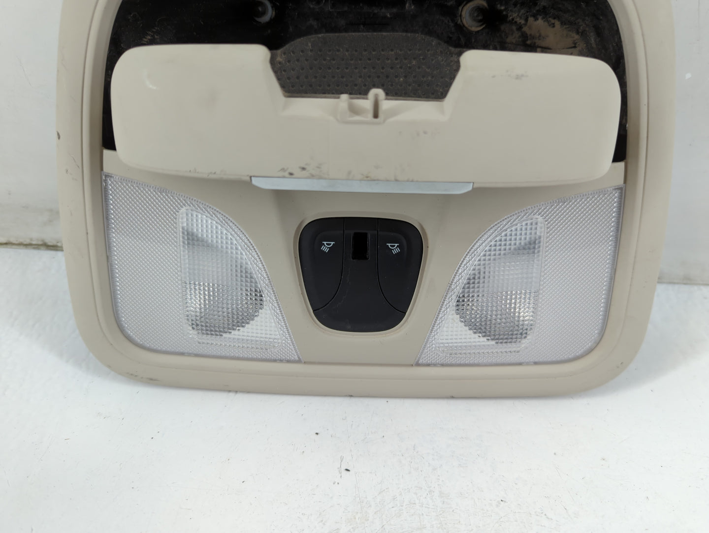 2015-2017 Chrysler 200 Overhead Roof Console 889113 - Oemusedautoparts1.com