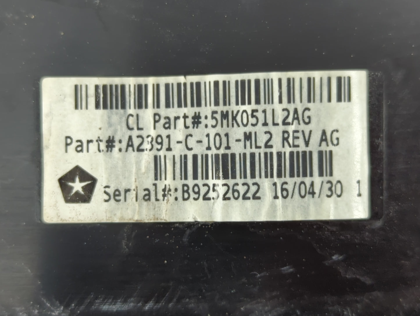 2015-2017 Chrysler 200 Overhead Roof Console 889113 - Oemusedautoparts1.com