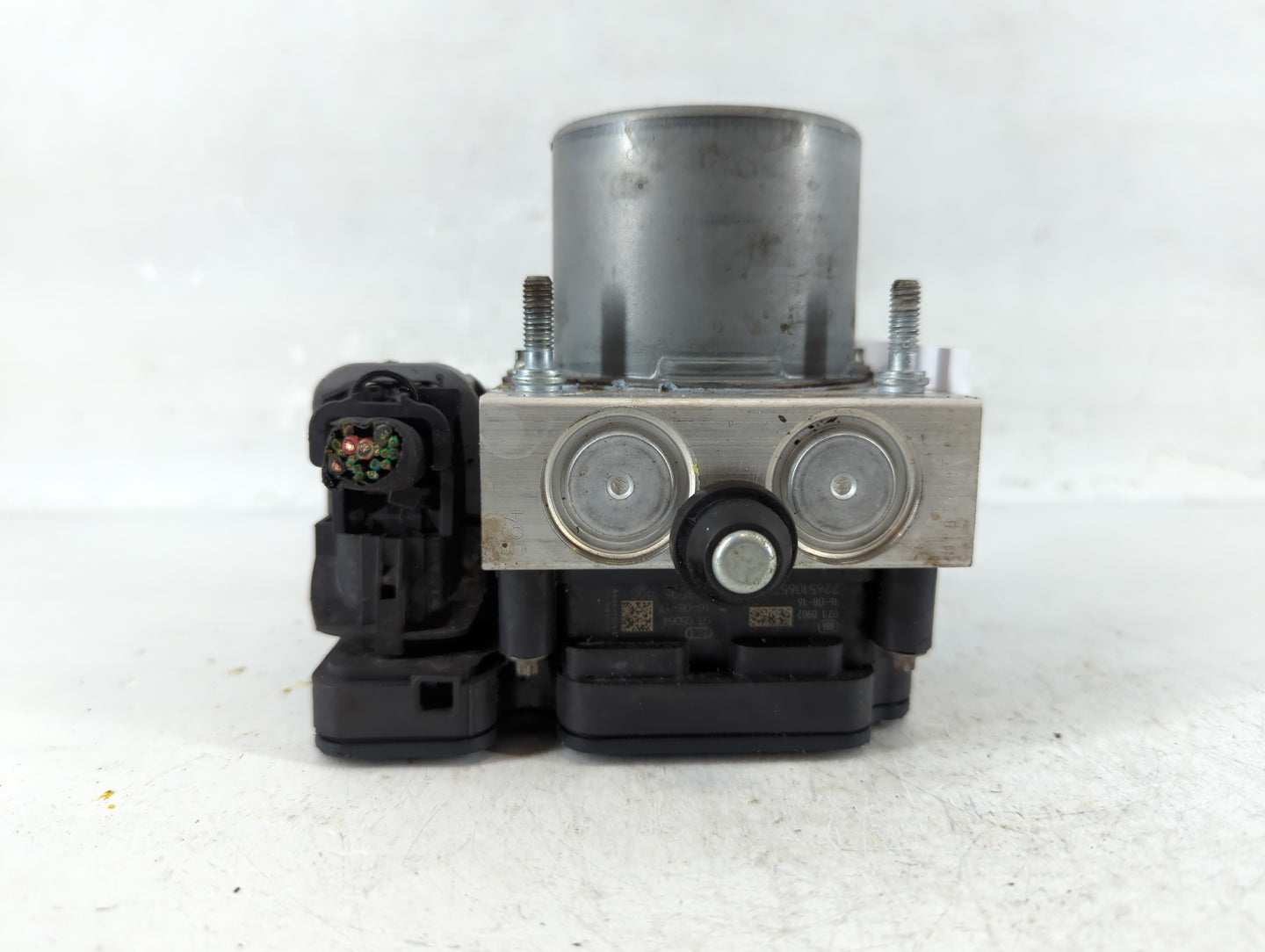 2017 Chrysler 200 ABS Pump Control Module Replacement P/N:P68293539AB Fits OEM Used Auto Parts - Oemusedautoparts1.com
