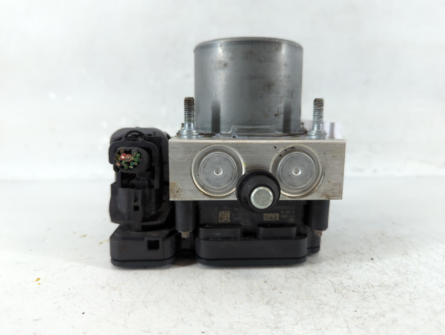 2017 Chrysler 200 ABS Pump Control Module Replacement P/N:P68293539AB Fits OEM Used Auto Parts - Oemusedautoparts1.com