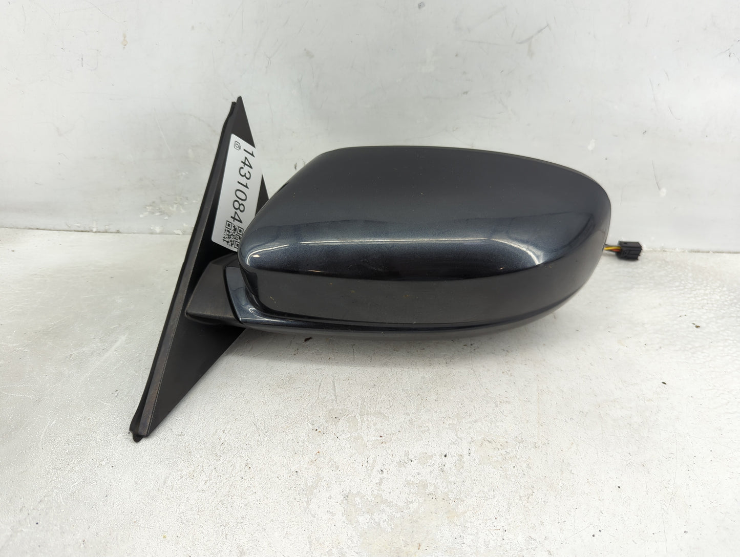 2015-2022 Chrysler 300 Driver Side View Mirror - Left Door Mirror OEM Used - Oemusedautoparts1.com