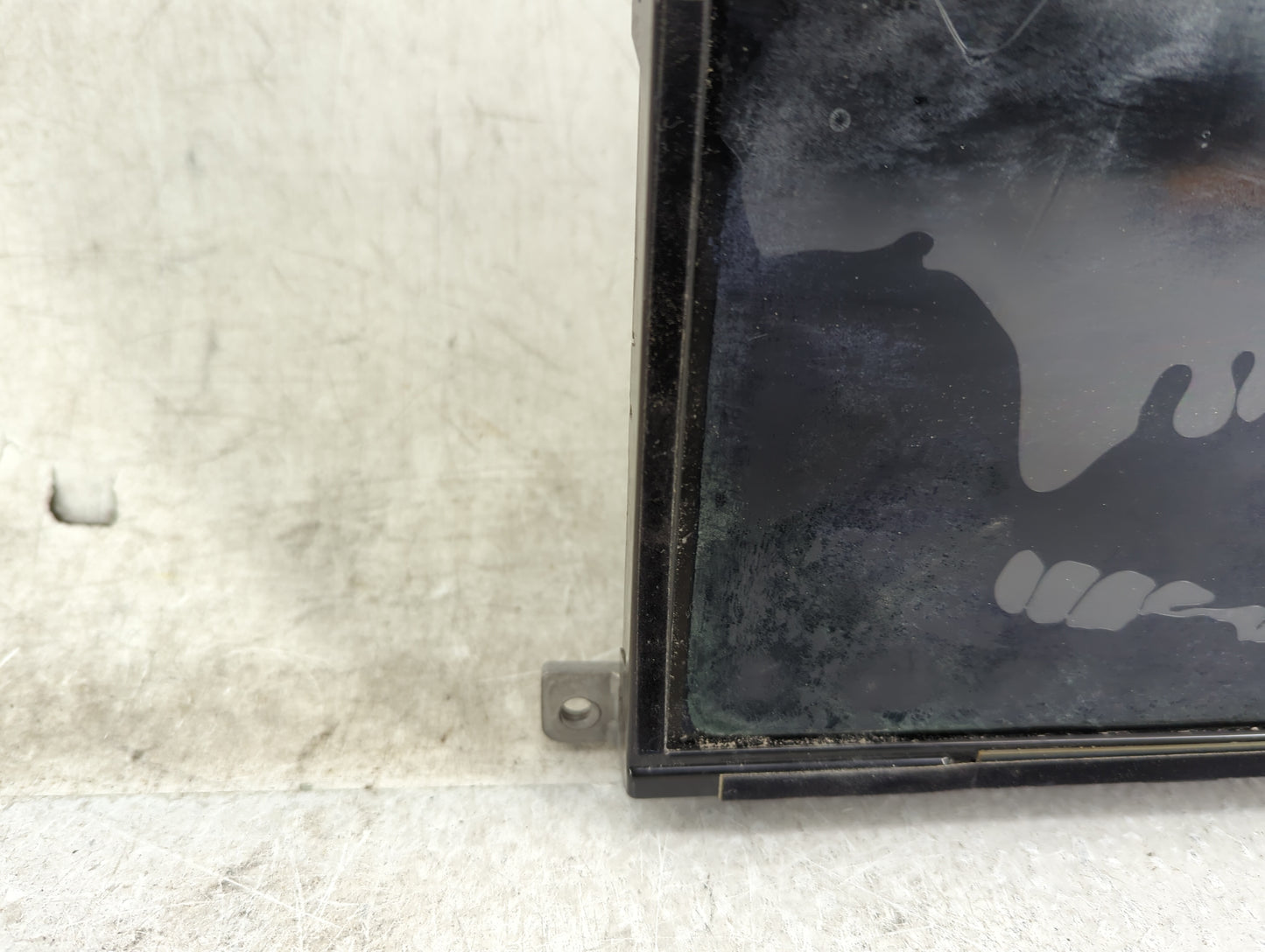 2017 Chrysler 300 Information Display Screen - Oemusedautoparts1.com