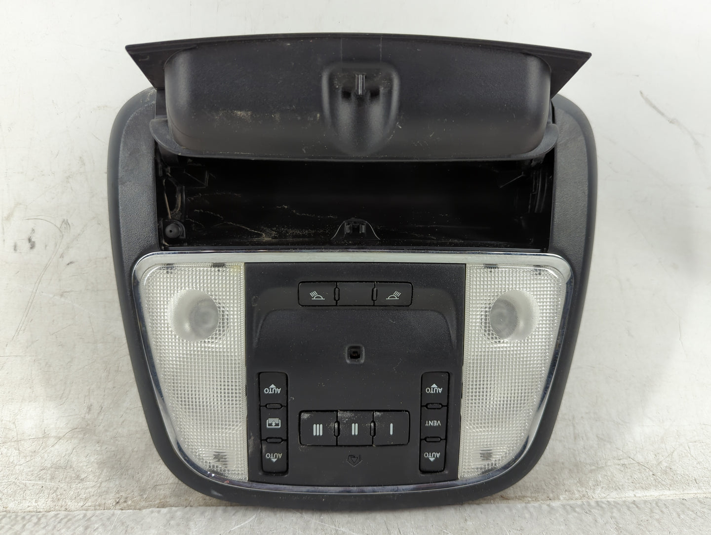 2017 Chrysler 300 Overhead Roof Console - Oemusedautoparts1.com