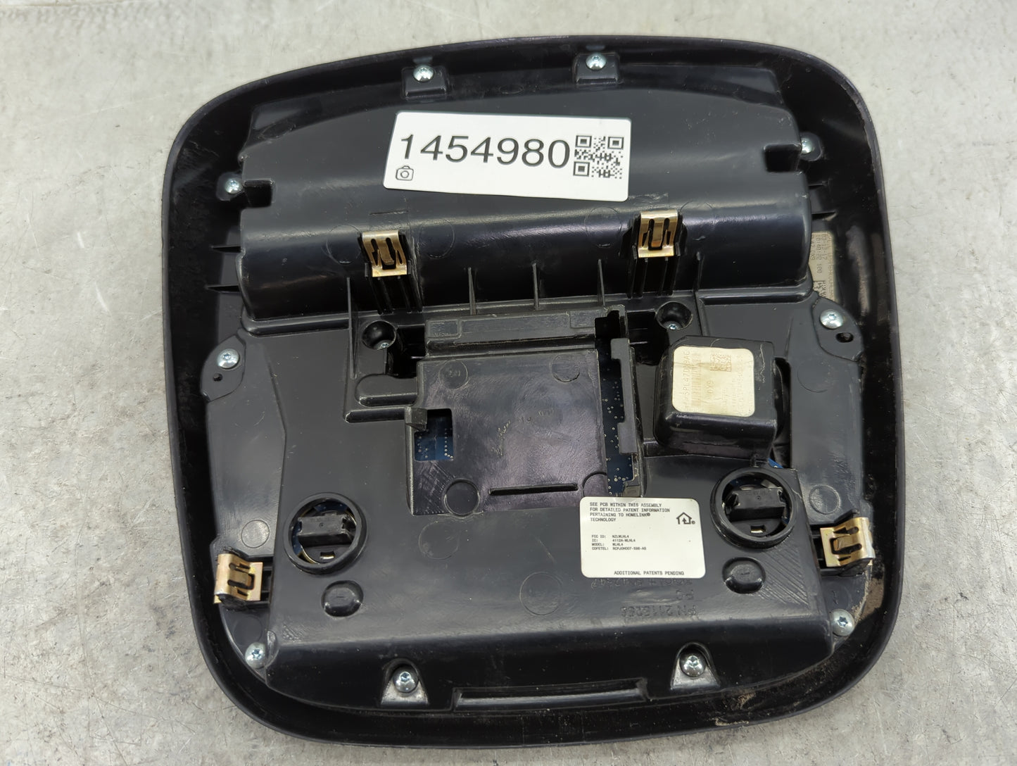 2017 Chrysler 300 Overhead Roof Console - Oemusedautoparts1.com