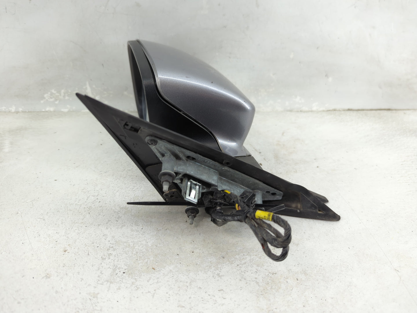 2017 Chrysler 300 Driver Side View Mirror - Left Door Mirror OEM Used - Oemusedautoparts1.com