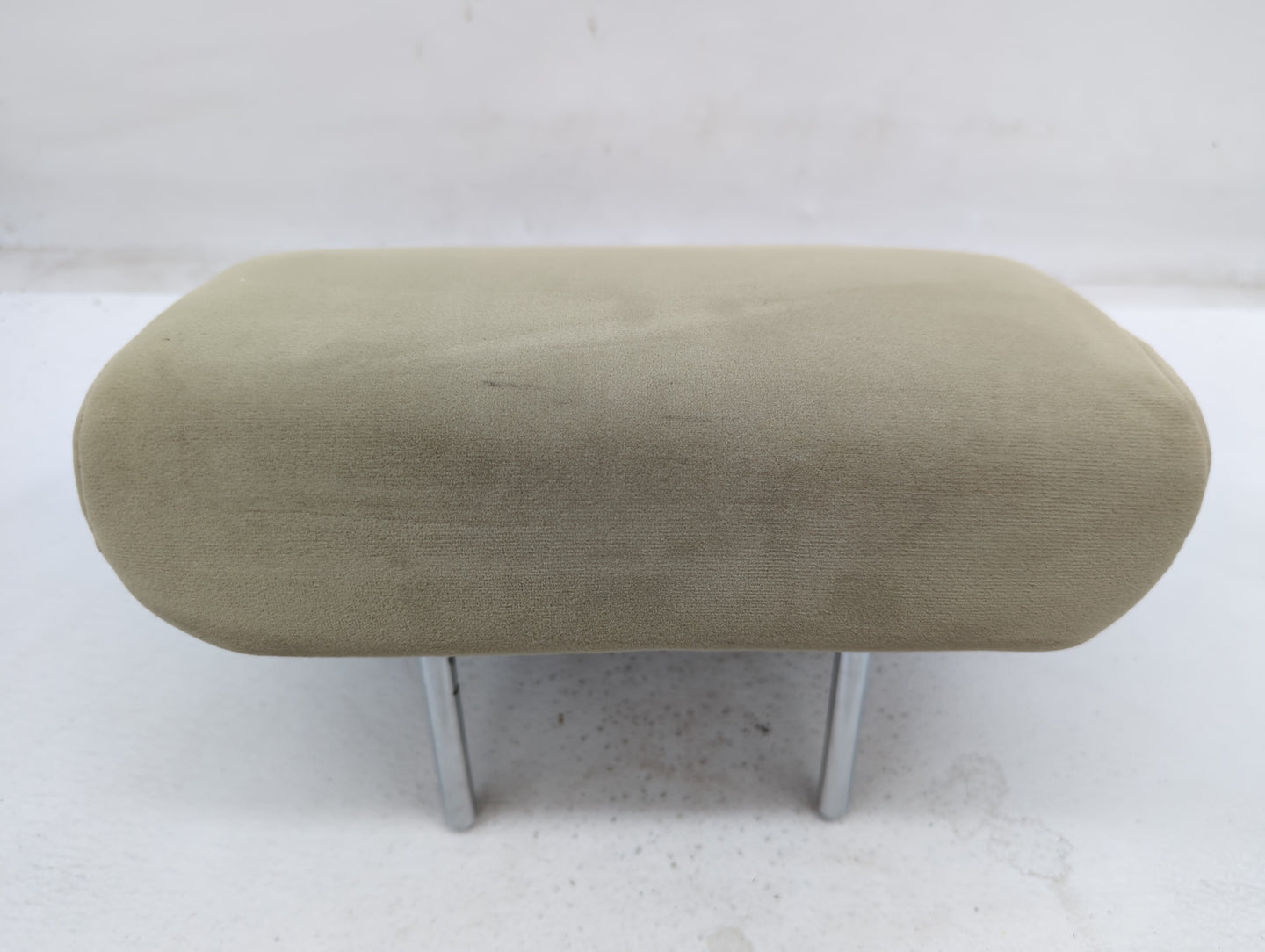 2015-2018 Chrysler 300 Headrest Head Rest Front Driver Passenger Seat Fits Fits 2015 2016 2017 2018 OEM Used Auto Parts - Oe