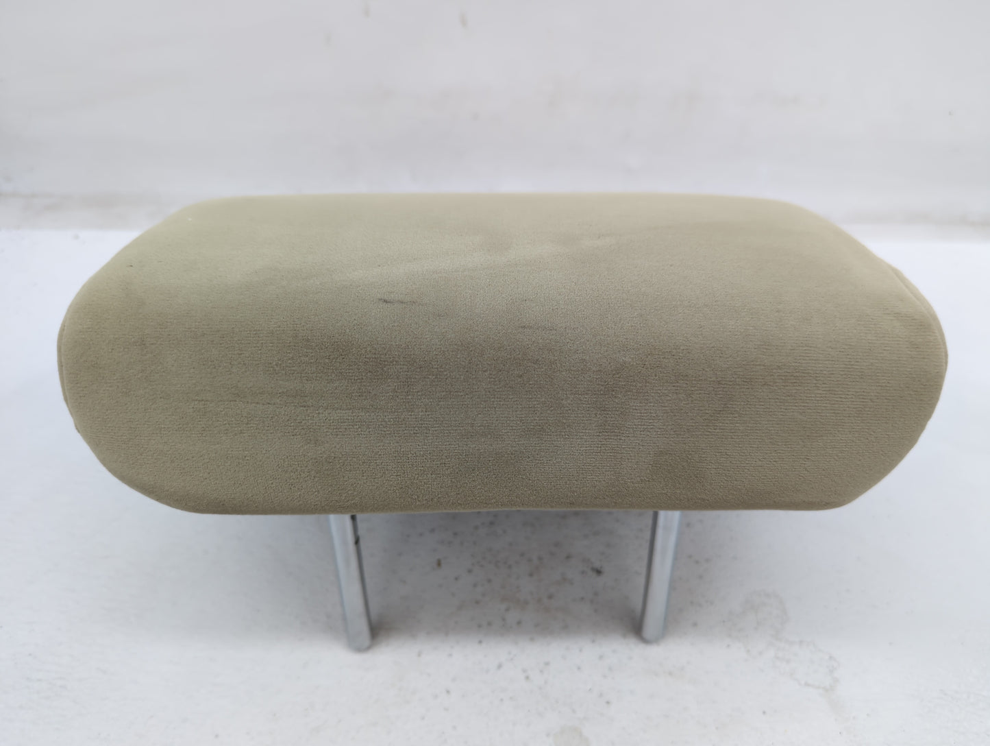 2015-2018 Chrysler 300 Headrest Head Rest Front Driver Passenger Seat Fits Fits 2015 2016 2017 2018 OEM Used Auto Parts - Oe