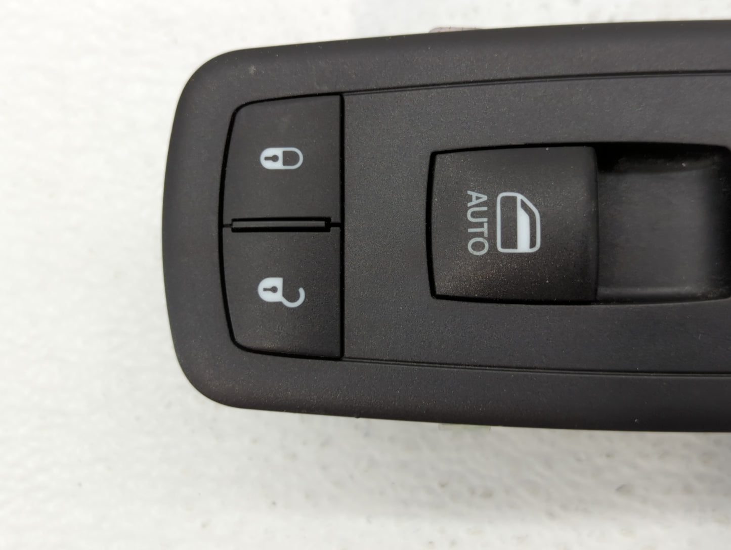 2017 Chrysler 300 Passenger Right Power Window Switch 10123676 - Oemusedautoparts1.com