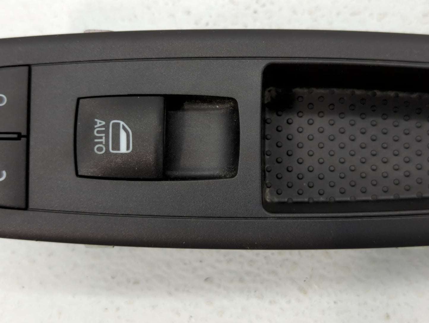 2017 Chrysler 300 Passenger Right Power Window Switch 10123676 - Oemusedautoparts1.com