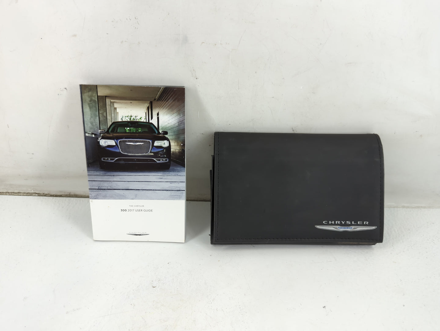2017 Chrysler 300 Owners Manual Book Guide P/N:17C481-926-AA OEM Used Auto Parts - Oemusedautoparts1.com