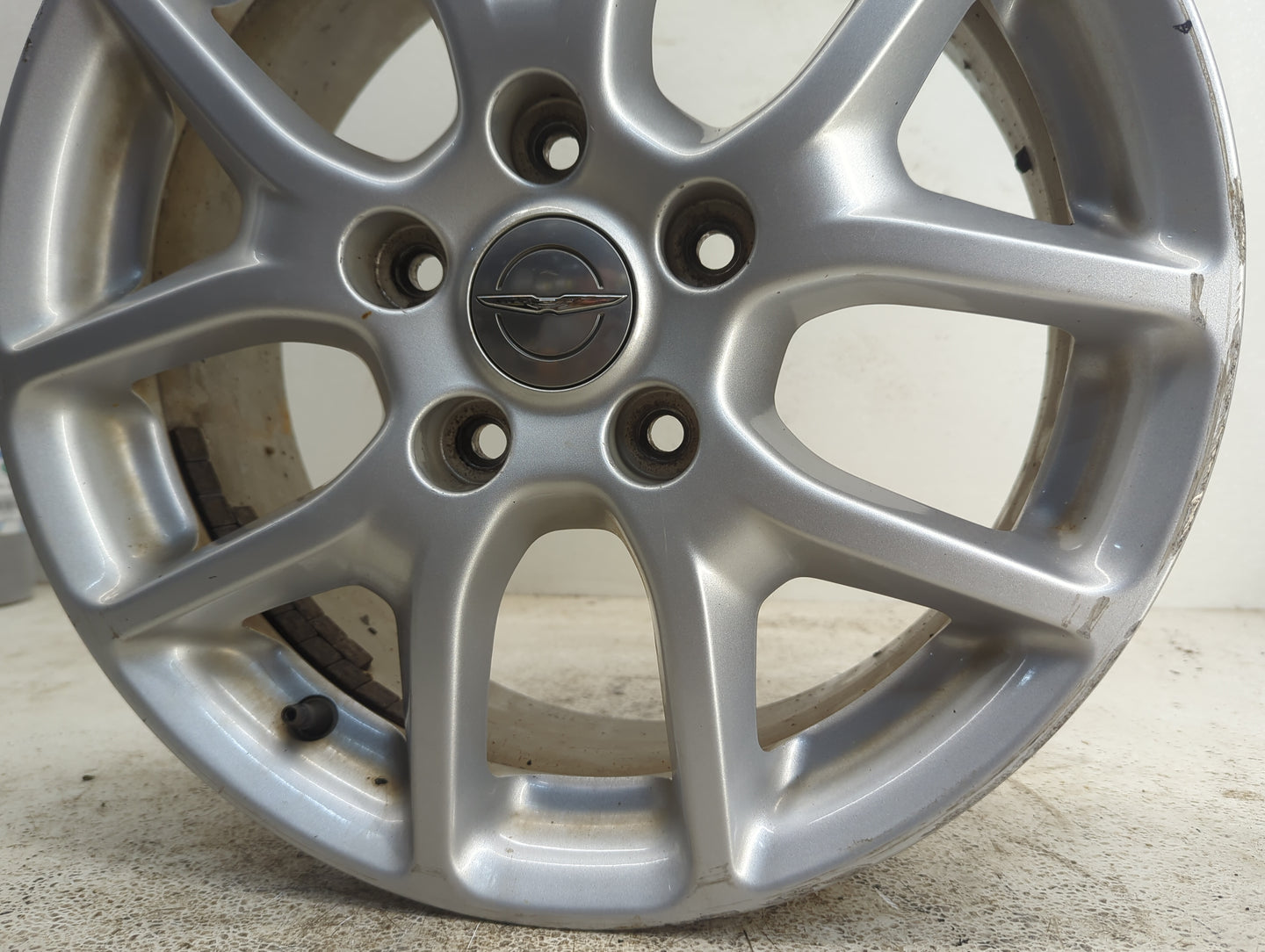 2017-2018 Chrysler Pacifica Oem Wheel Rim - Oemusedautoparts1.com