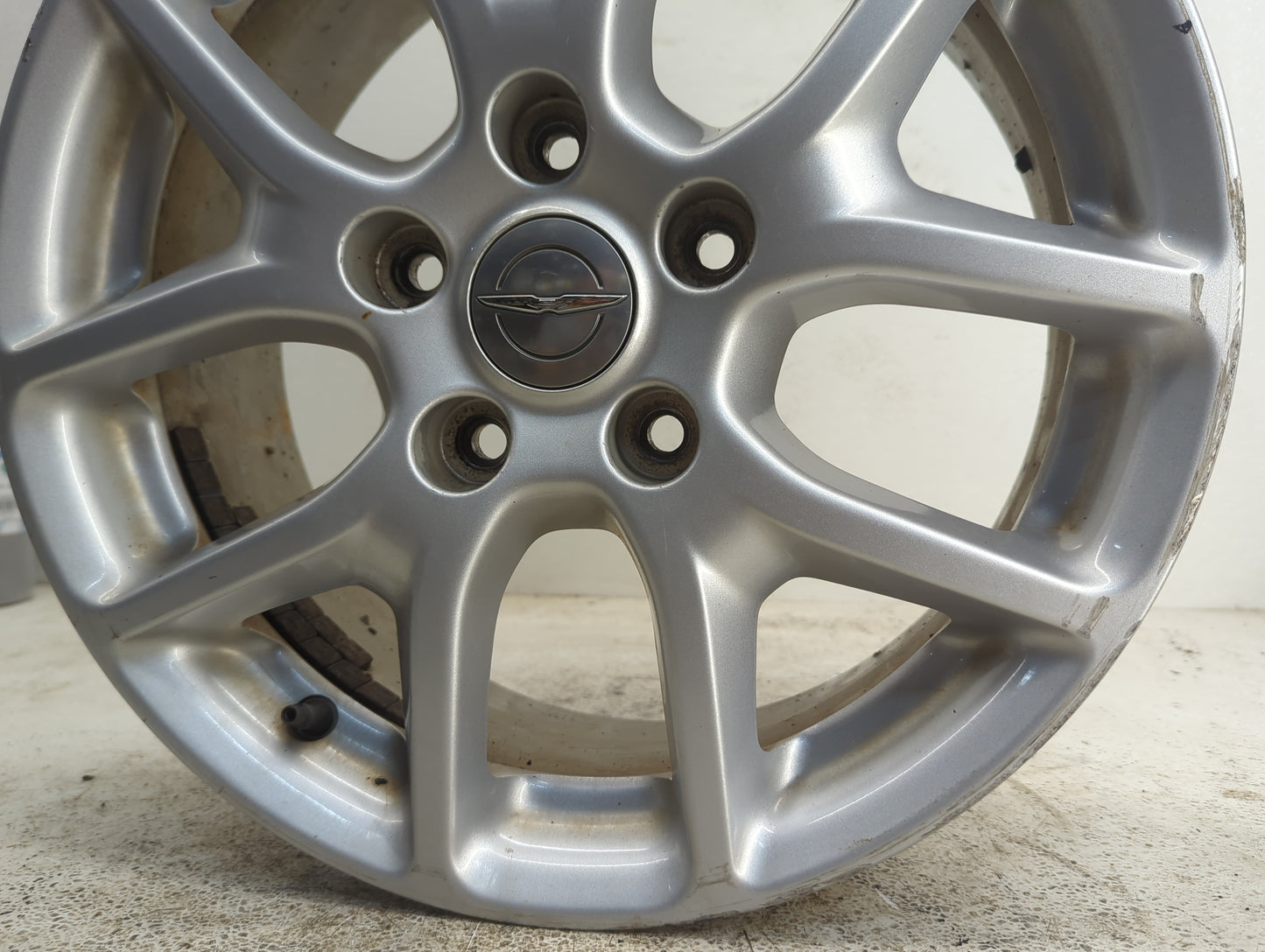2017-2018 Chrysler Pacifica Oem Wheel Rim - Oemusedautoparts1.com