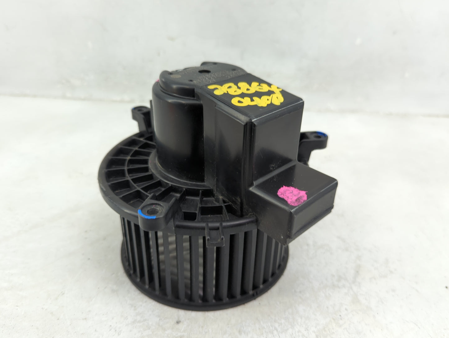 2017-2022 Chrysler Pacifica Heater AC Blower Motor Fits OEM Used Auto Parts - Oemusedautoparts1.com