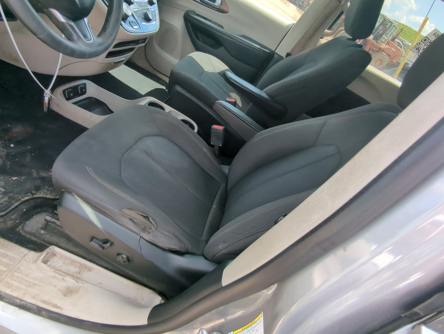 2017-2022 Chrysler Pacifica Driver Front Seat Oem - Oemusedautoparts1.com