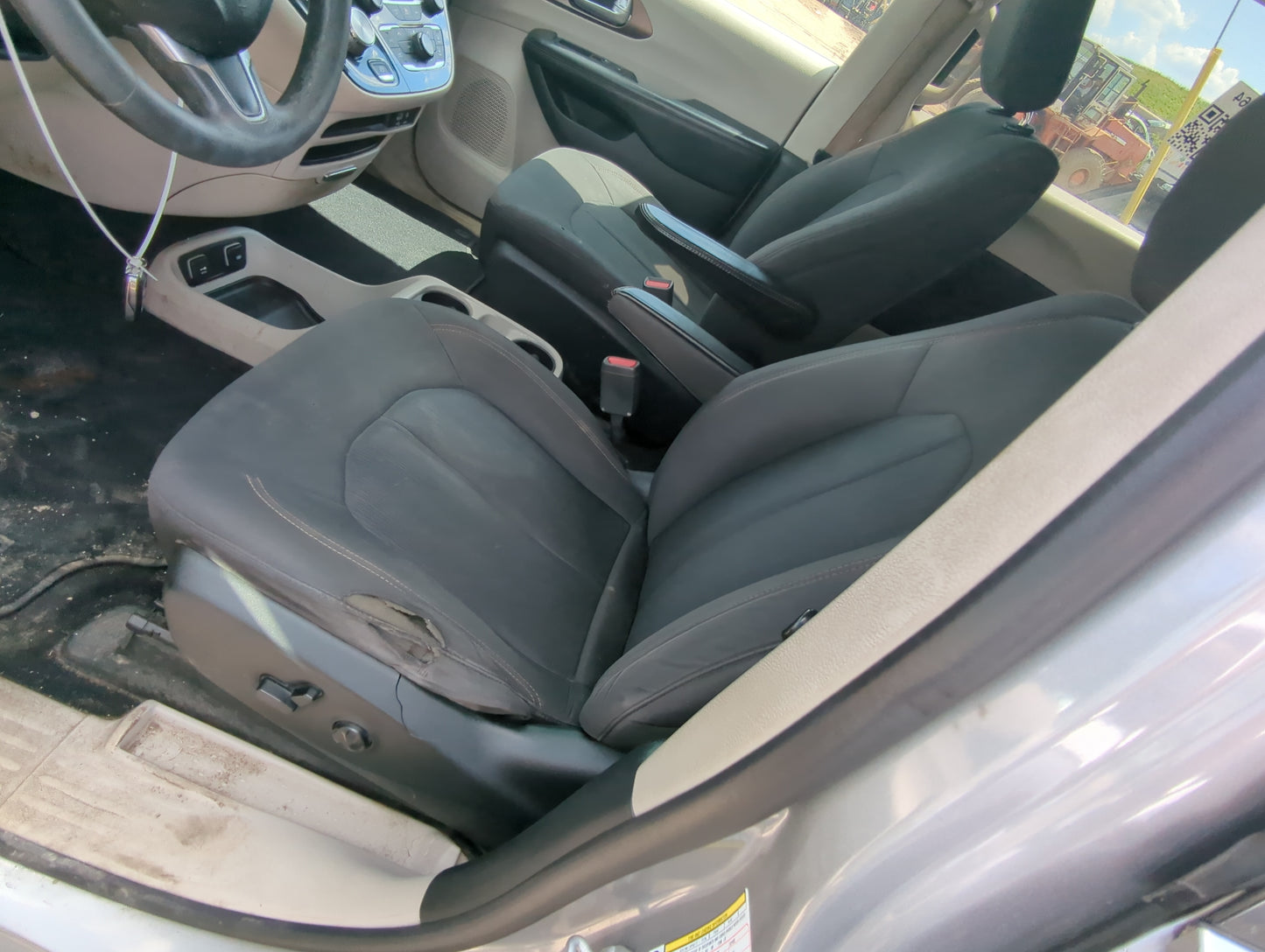 2017-2022 Chrysler Pacifica Driver Front Seat Oem - Oemusedautoparts1.com
