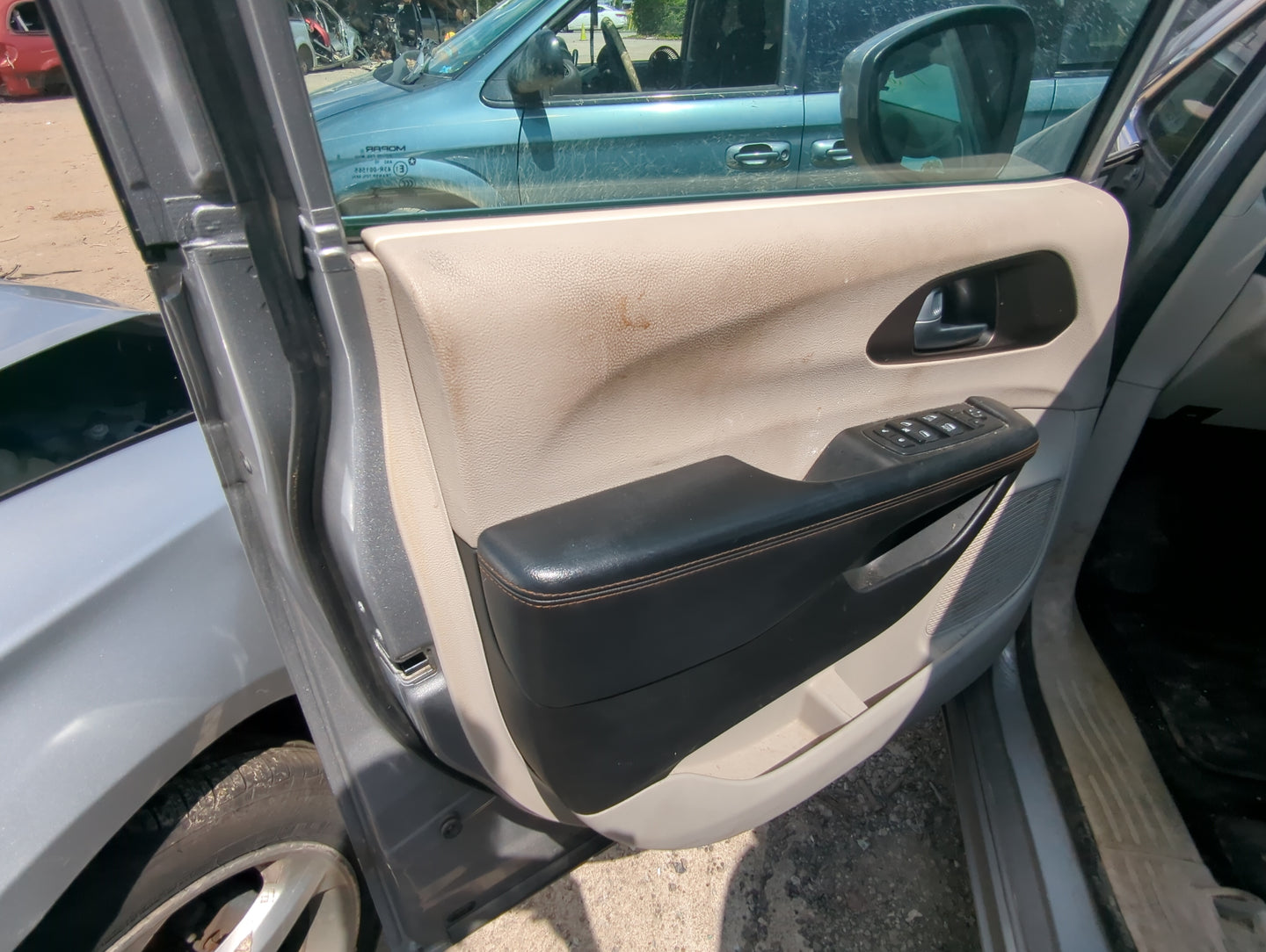 2017 Chrysler Pacifica Front Left Driver Interior Door Panel Trim - Oemusedautoparts1.com