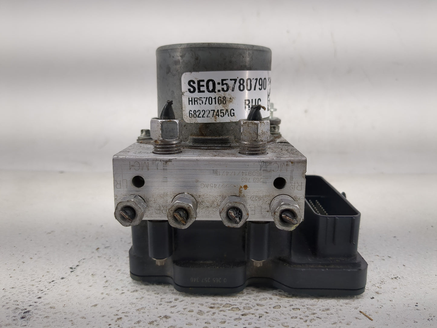 2017-2018 Chrysler Pacifica ABS Pump Control Module Replacement P/N:68222745AG Fits Fits 2017 2018 OEM Used Auto Parts - Oem