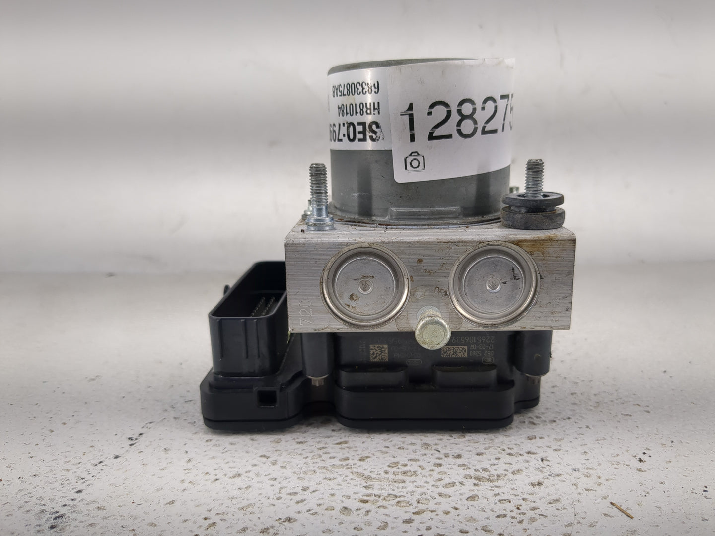 2017-2018 Chrysler Pacifica ABS Pump Control Module Replacement P/N:68330875AB 7997629 Fits Fits 2017 2018 OEM Used Auto Par