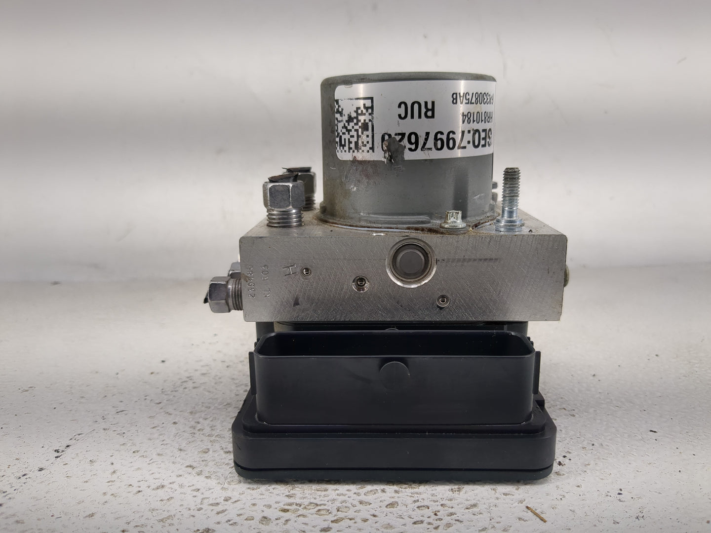 2017-2018 Chrysler Pacifica ABS Pump Control Module Replacement P/N:68330875AB 7997629 Fits Fits 2017 2018 OEM Used Auto Par