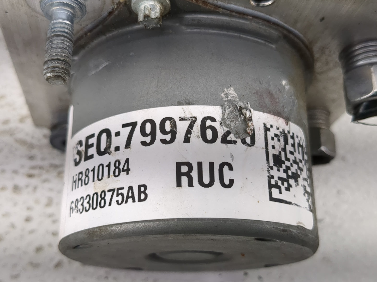 2017-2018 Chrysler Pacifica ABS Pump Control Module Replacement P/N:68330875AB 7997629 Fits Fits 2017 2018 OEM Used Auto Par