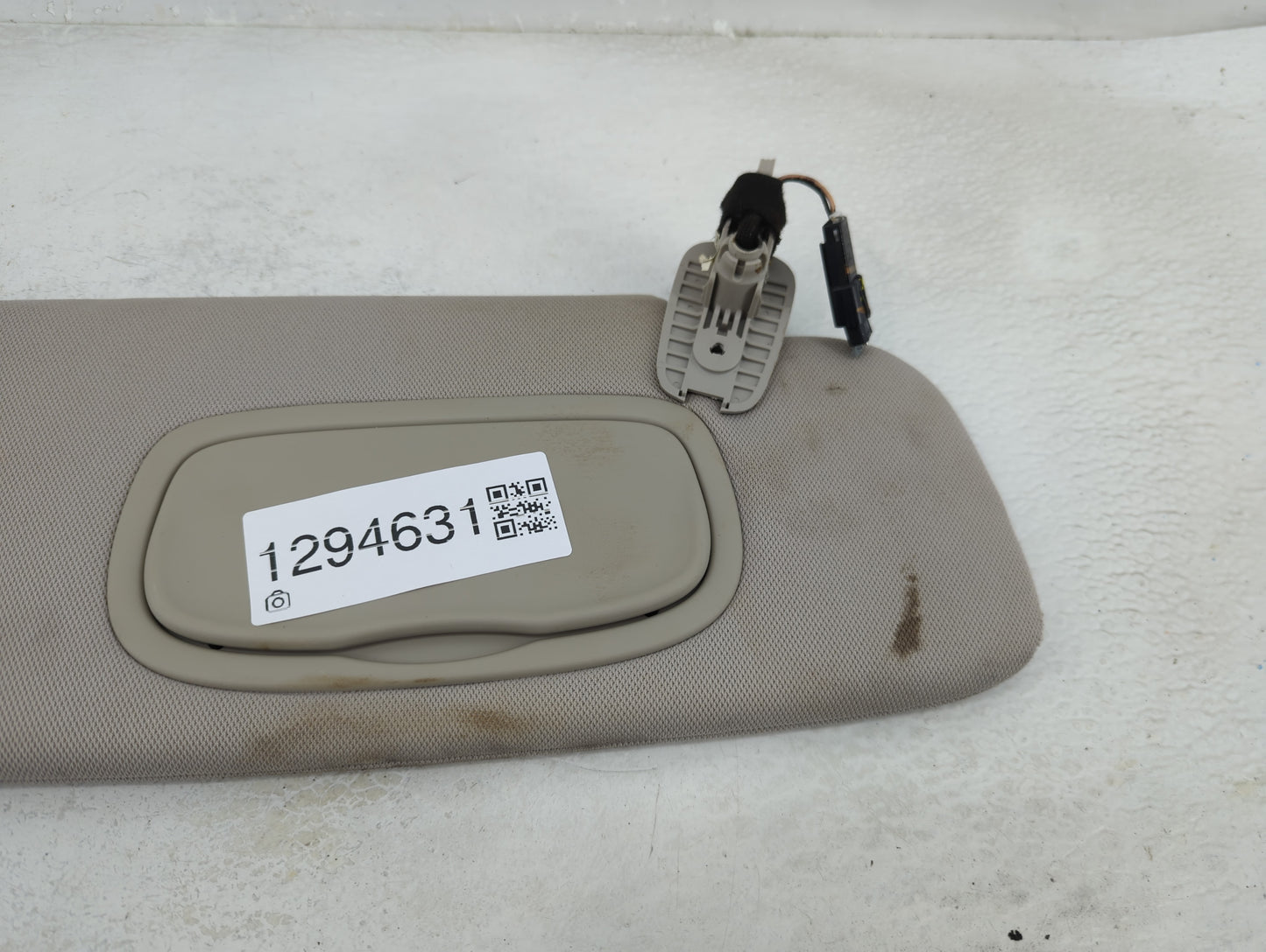 2017-2020 Chrysler Pacifica Sun Visor Shade Replacement Driver Left Mirror Fits Fits 2017 2018 2019 2020 OEM Used Auto Parts