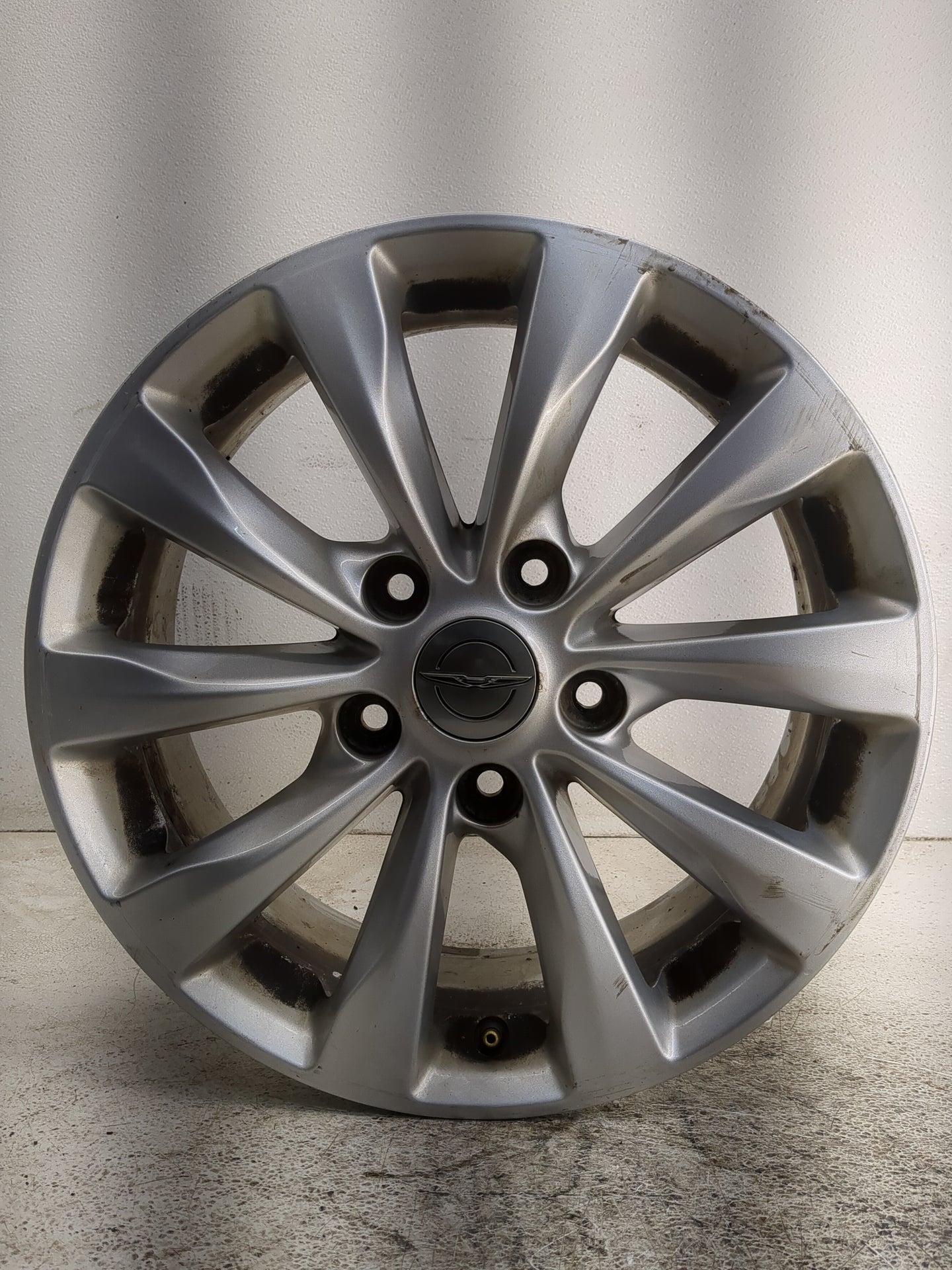 2017-2019 Chrysler Pacifica Oem Wheel Rim - Oemusedautoparts1.com