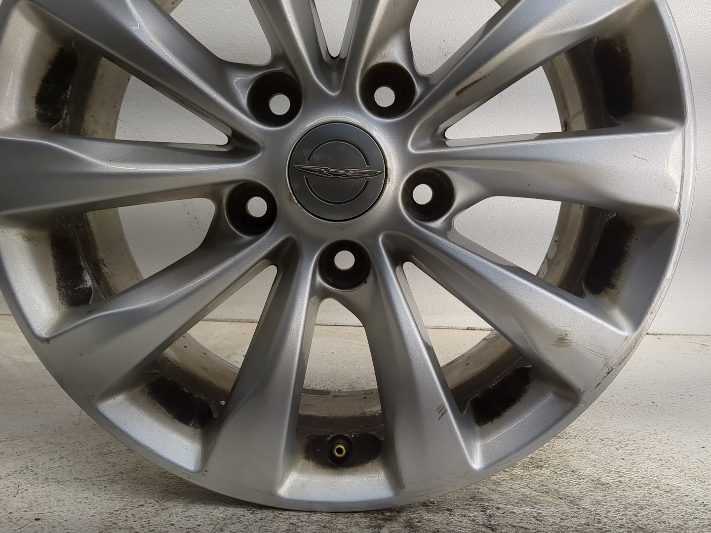 2017-2019 Chrysler Pacifica Oem Wheel Rim - Oemusedautoparts1.com