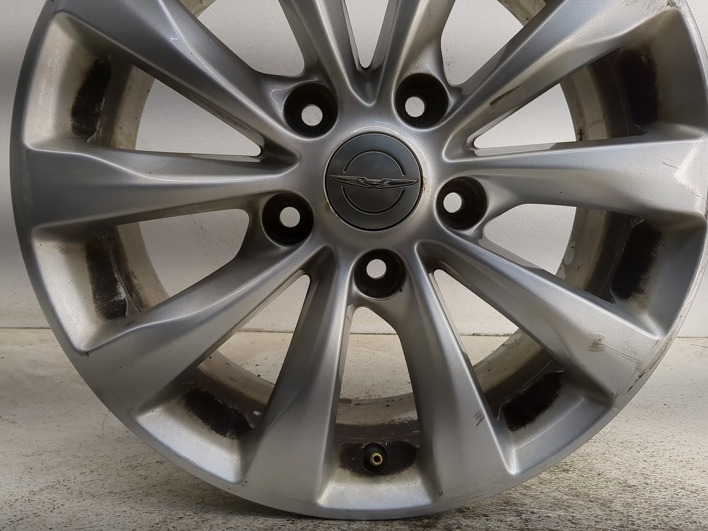 2017-2019 Chrysler Pacifica Oem Wheel Rim - Oemusedautoparts1.com