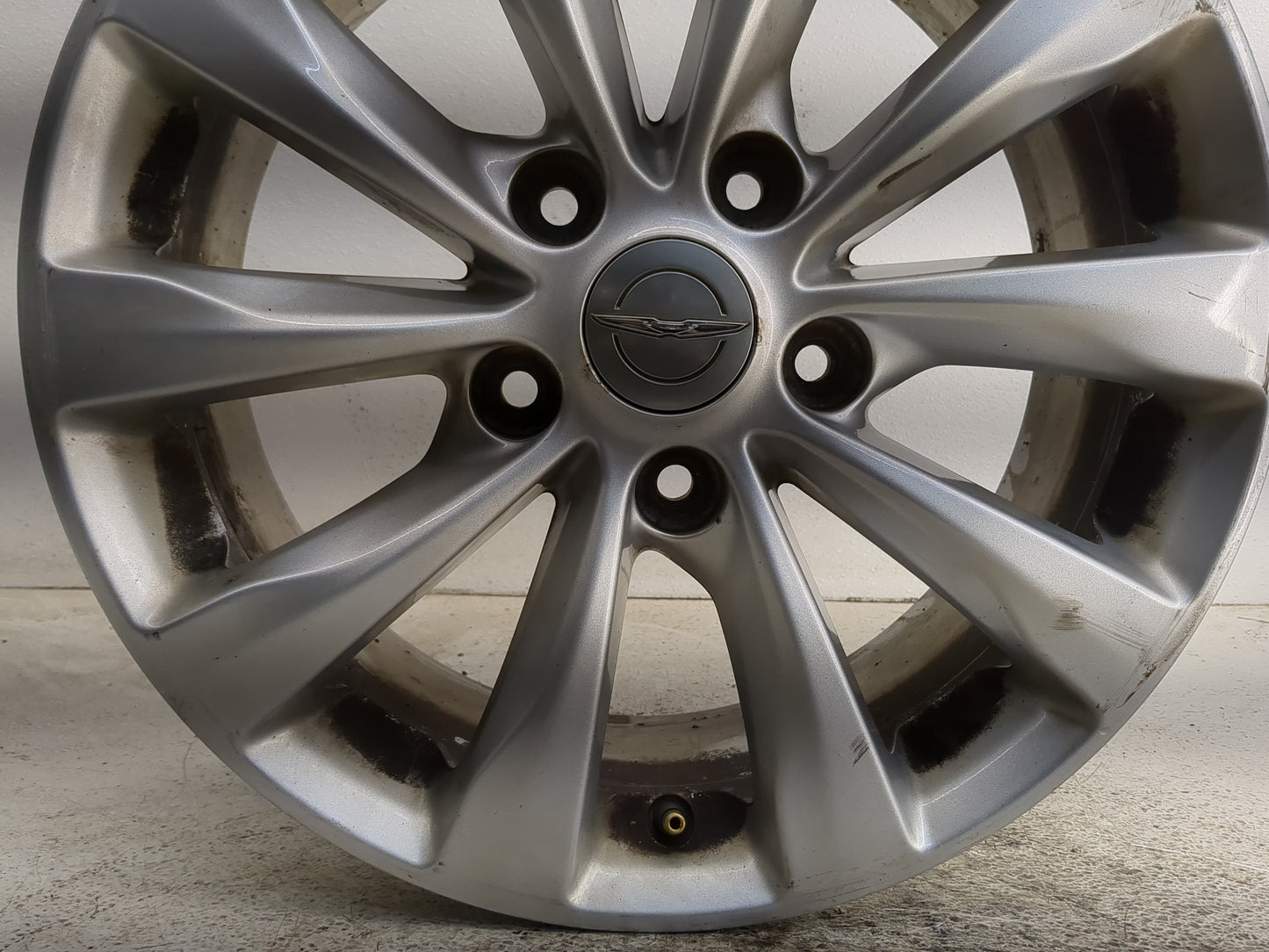 2017-2019 Chrysler Pacifica Oem Wheel Rim - Oemusedautoparts1.com