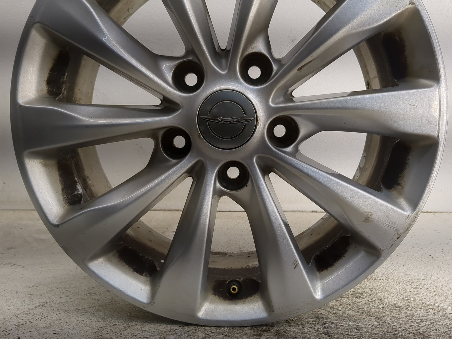 2017-2019 Chrysler Pacifica Oem Wheel Rim - Oemusedautoparts1.com