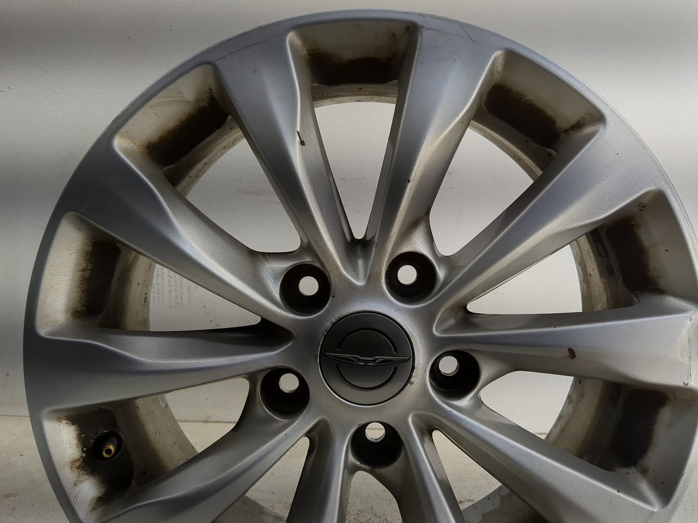 2017-2020 Chrysler Pacifica Oem Wheel Rim - Oemusedautoparts1.com