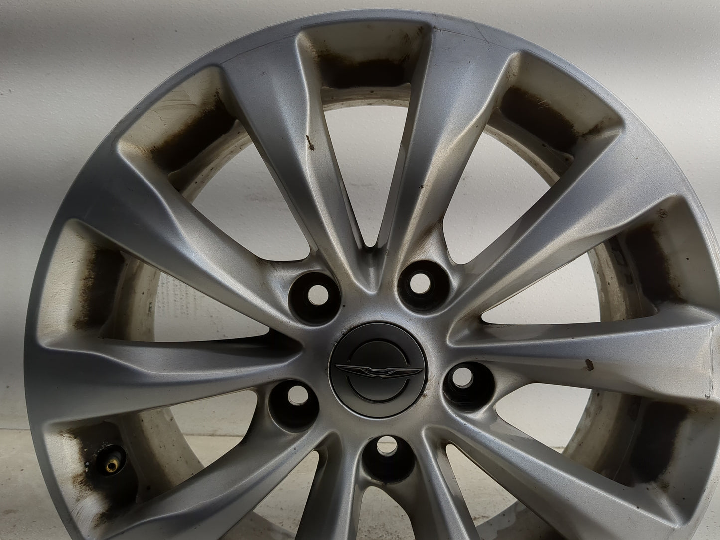 2017-2020 Chrysler Pacifica Oem Wheel Rim - Oemusedautoparts1.com